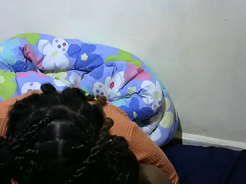 Snapshot of Thicky_kyla chatting on 05.24.26 Thicky kyla online show from 05.24.26
