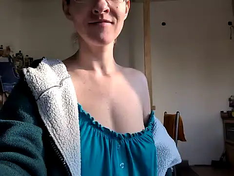 Milky hairy mommy online show from 03.12.25