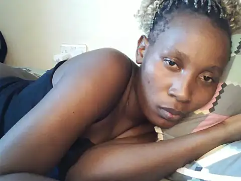 Snapshot of juiccypussy chatting on 06.18.26 juiccypussy online show from 06.18.26