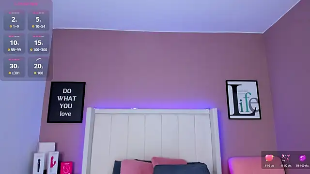 Britanymooree online show from 12.04.25