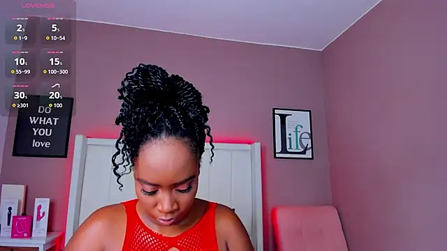 Britanymooree online show from 12.15.25