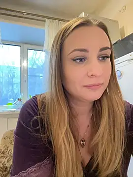 Snapshot of OlgaBuzzz chatting on 12.31.24 OlgaBuzzz online show from 12.31.24