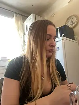 Snapshot of OlgaBuzzz chatting on 02.23.25 OlgaBuzzz online show from 02.23.25