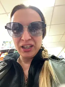 Snapshot of OlgaBuzzz chatting on 03.20.25 OlgaBuzzz online show from 03.20.25