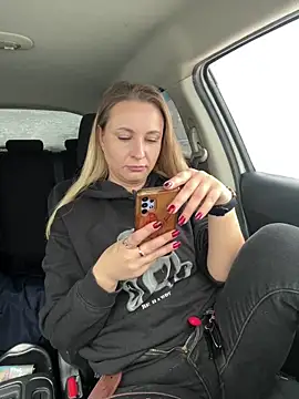 OlgaBuzzz online show from 12.22.25