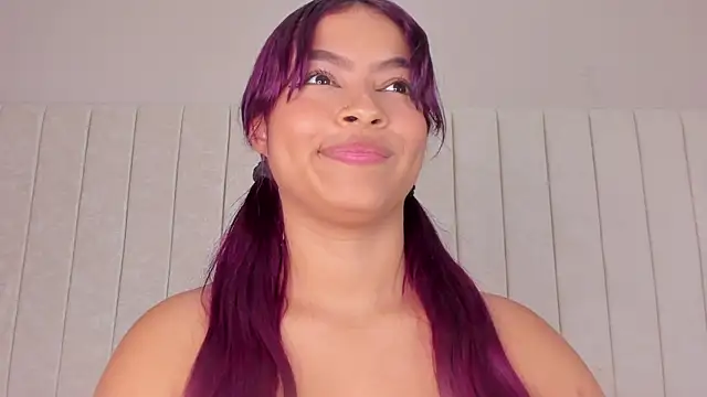 Littleolivia  online show from 02.24.25