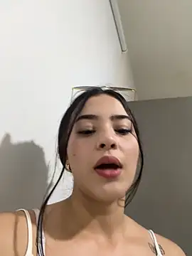 Veronica isaza   online show from 12.02.25