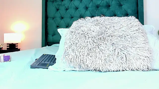 Orianaa Kade online show from 12.05.24