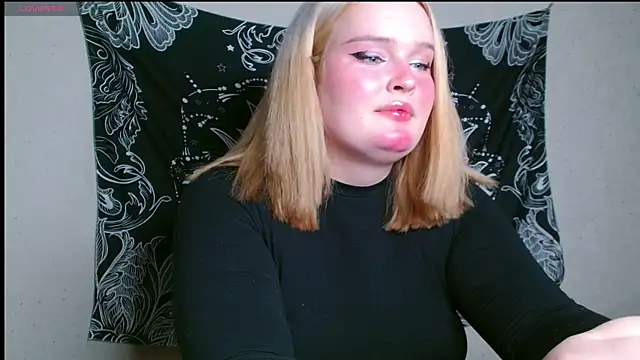 Snapshot of rozzhaos8 chatting on 01.14.26 rozzhaos8 online show from 01.14.26