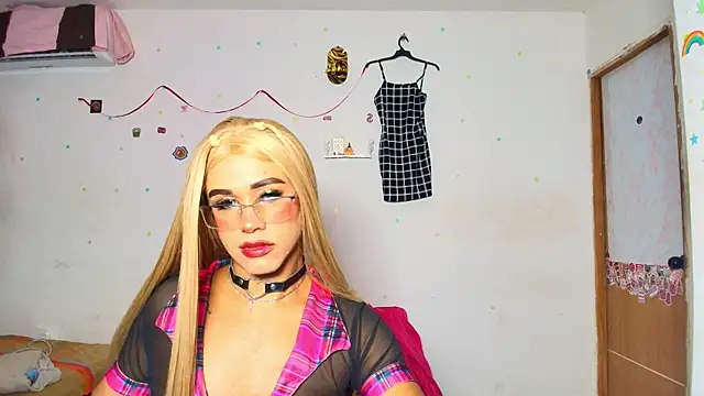 mia foxts online show from 06.24.26