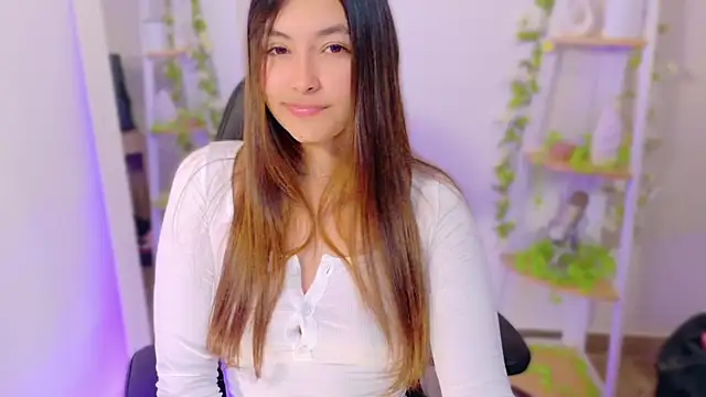 Snapshot of Abella_ruiz chatting on 05.13.26 Abella ruiz online show from 05.13.26