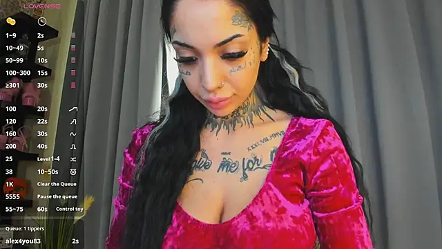 Snapshot of CreamyInkky_ chatting on 03.19.25 CreamyInkky online show from 03.19.25