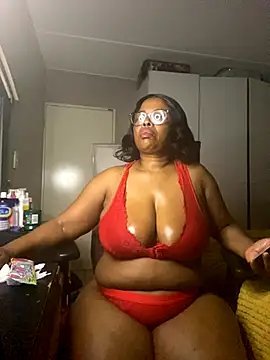 Nomthie online show from 10.25.25