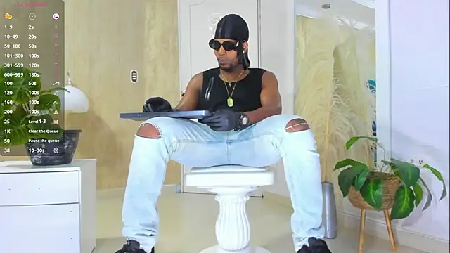 Snapshot of RicoBrown777_ chatting on 04.19.26 RicoBrown777 online show from 04.19.26
