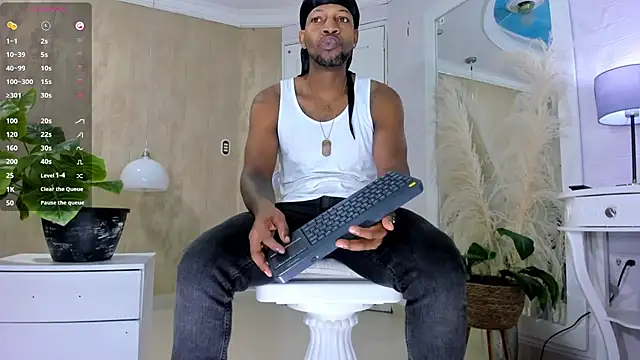 Snapshot of RicoBrown777_ chatting on 05.12.26 RicoBrown777 online show from 05.12.26