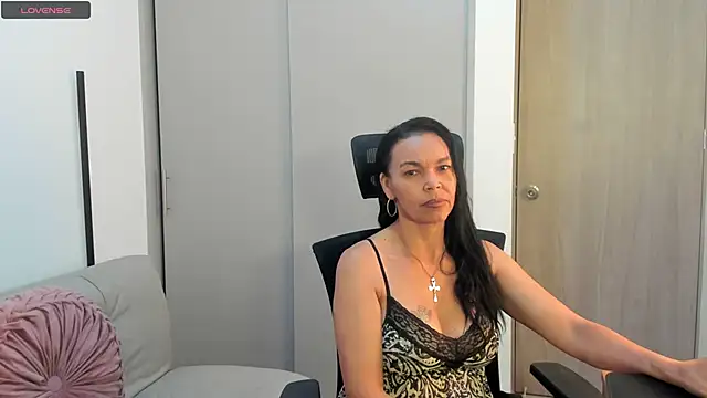 Evawalker  online show from 10.11.25