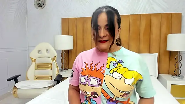 Daphne81  online show from 02.05.25