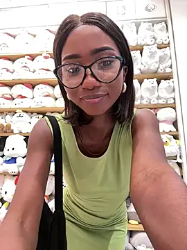 Snapshot of SavannahWildee chatting on 02.06.25 SavannahWildee online show from 02.06.25