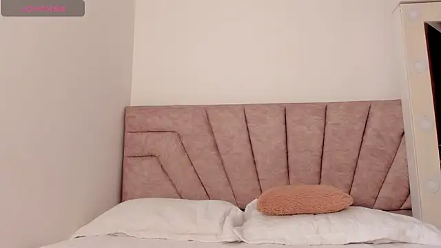 SavannahWildee online show from 11.16.25