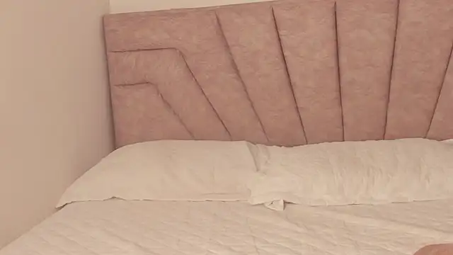 SavannahWildee online show from 11.24.25