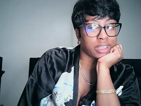 Nyxie Chaos online show from 04.15.26