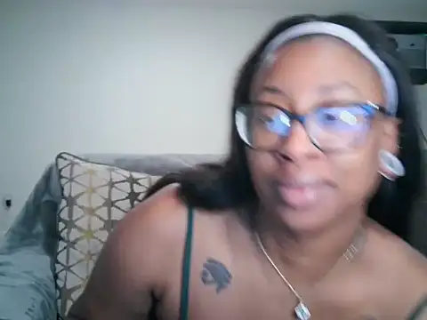 Snapshot of Nyxie_Chaos chatting on 06.17.26 Nyxie Chaos online show from 06.17.26