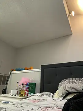 LillShayy online show from 02.13.25