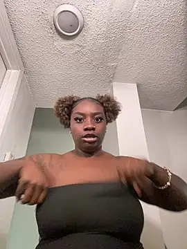 LillShayy online show from 04.20.26