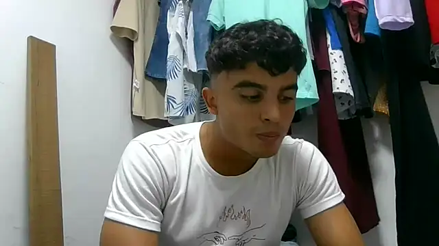 Snapshot of Mentriplex chatting on 12.04.24 Mentriplex online show from 12.04.24