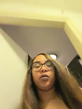 Snapshot of BaddieMelanie chatting on 05.20.26 BaddieMelanie online show from 05.20.26