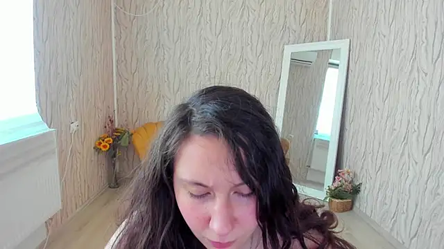 Snapshot of AishaRouhi chatting on 01.14.25 AishaRouhi online show from 01.14.25