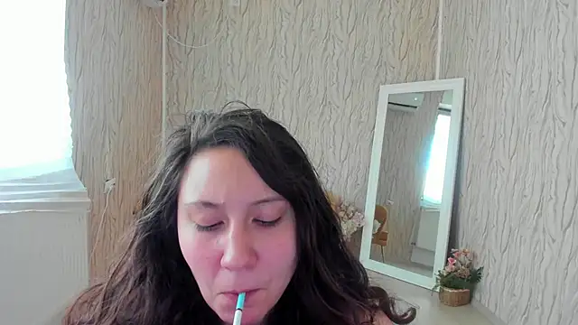 Snapshot of AishaRouhi chatting on 01.15.25 AishaRouhi online show from 01.15.25