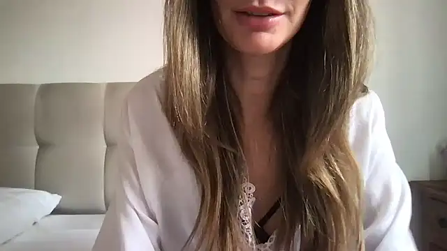 paolajonez online show from 12.04.24