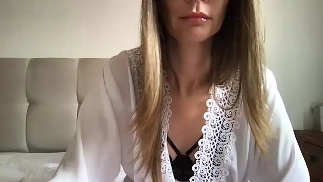 paolajonez online show from 12.05.24