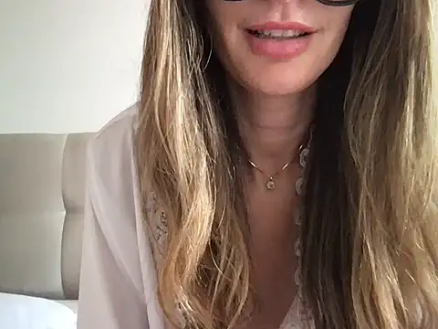 paolajonez online show from 01.31.25