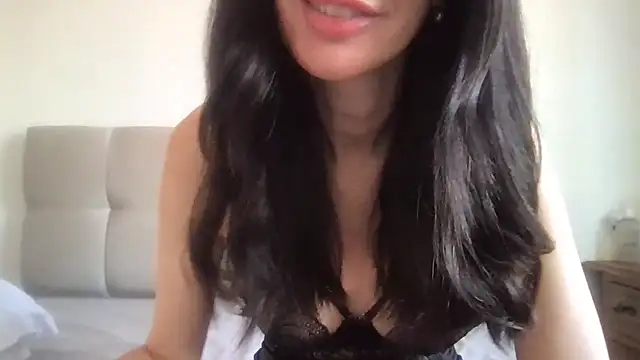 paolajonez online show from 12.22.25