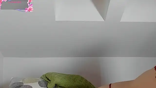 laurasommer online show from 02.08.25