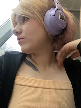 Snapshot of Baby__Naughty chatting on 01.29.25 Baby Naughty online show from 01.29.25