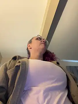 Snapshot of Lalalynn chatting on 01.14.26 Lalalynn online show from 01.14.26