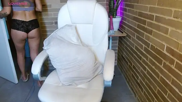 helenacyruss online show from 12.16.25