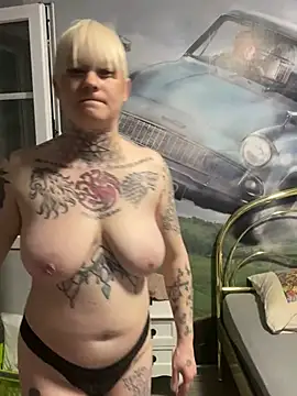 poussichienne online show from 02.25.25