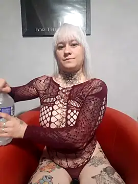 poussichienne online show from 09.14.25