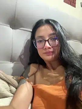 Snapshot of mariiana-diaz chatting on 03.22.26 mariiana-diaz online show from 03.22.26