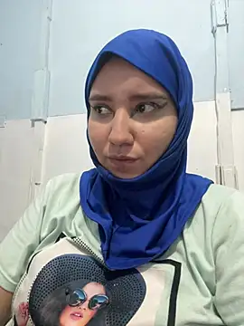 Snapshot of hannahayat chatting on 06.28.26 hannahayat online show from 06.28.26