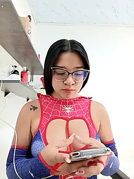 -VICKKY online show from 10.02.25