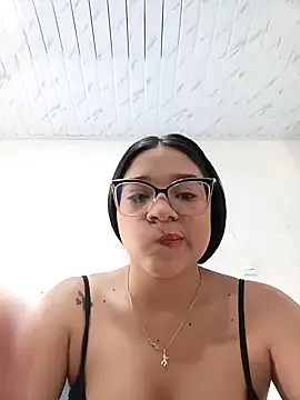 -VICKKY online show from 10.20.25