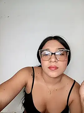 -VICKKY online show from 10.23.25