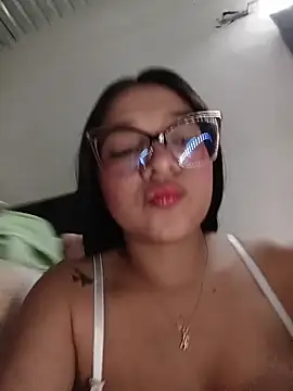 -VICKKY online show from 10.30.25