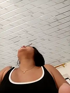 -VICKKY online show from 11.03.25