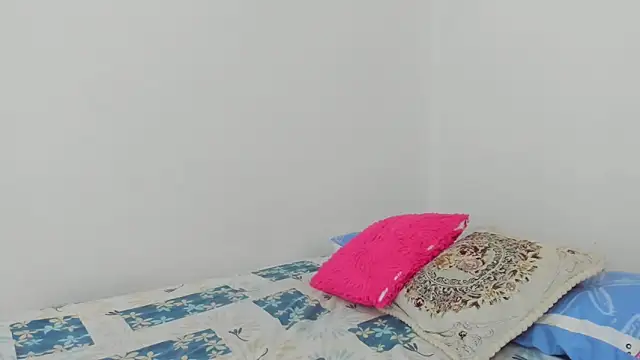 sofiaparker8 online show from 01.27.25